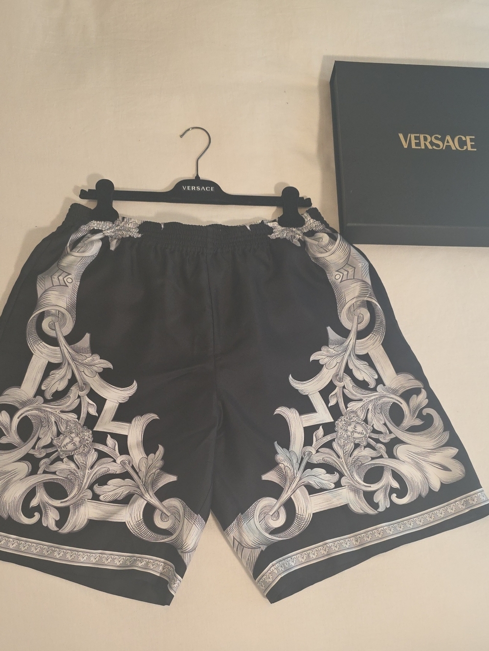 Versace Men Architectural Baroque Black Silver Silk Shorts, 52 IT, 42 US, L, NWT